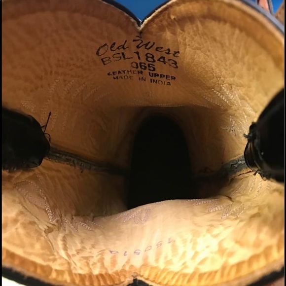 Women’s Size 6.5
Old West Boots
Broad Square Toe - Picture 2 of 8